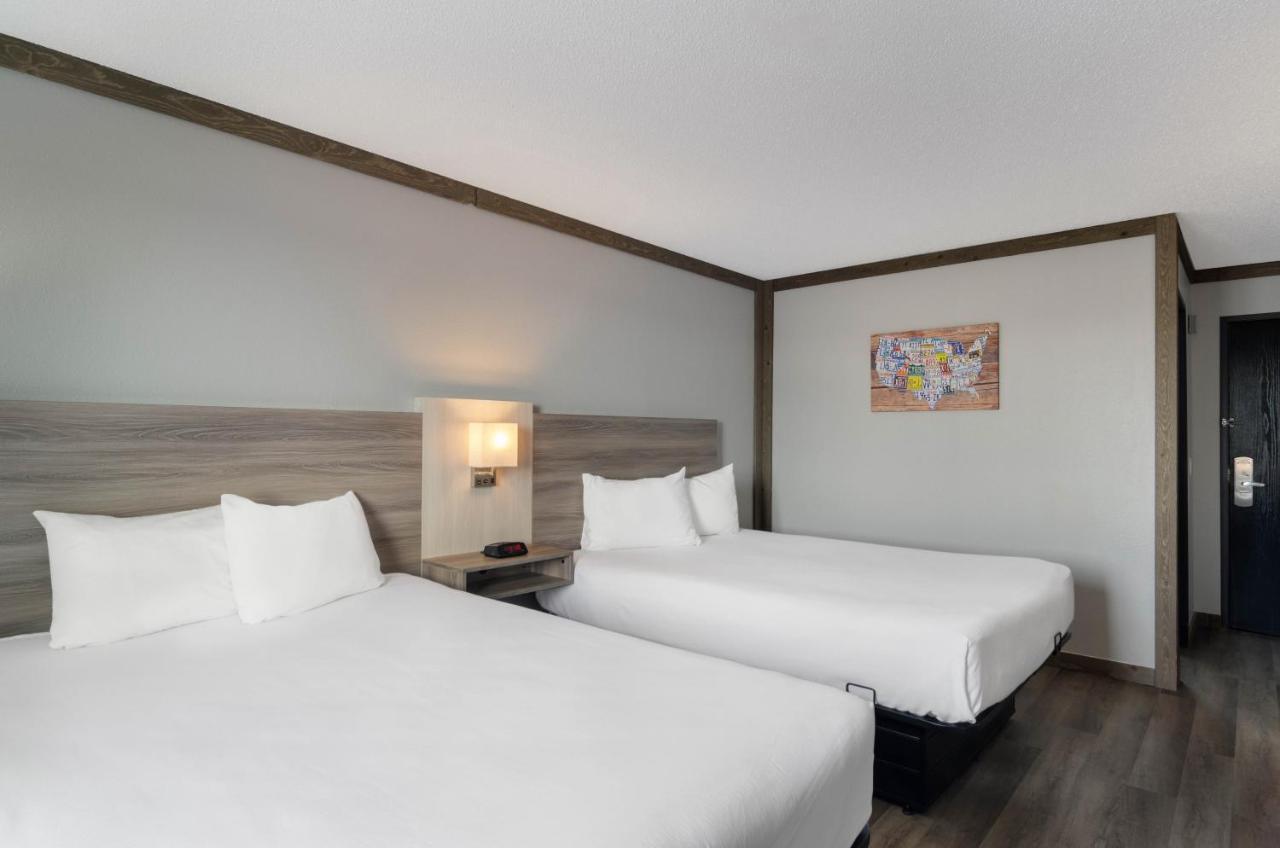 Econo Lodge Скотсблъф Екстериор снимка