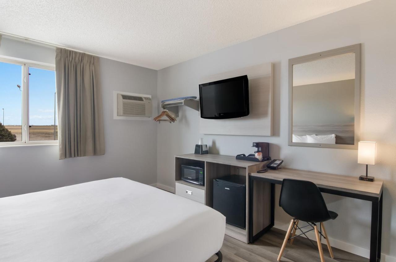 Econo Lodge Скотсблъф Екстериор снимка