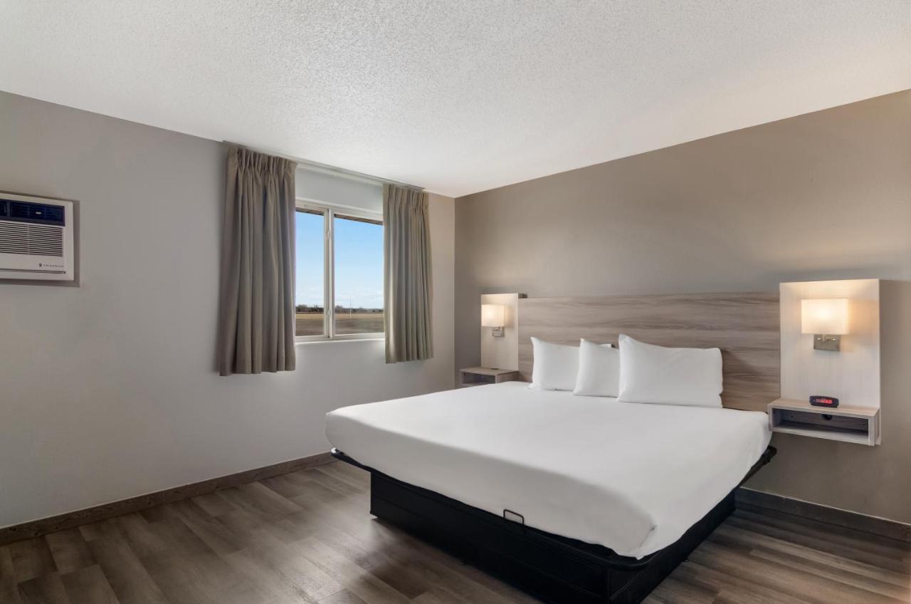 Econo Lodge Скотсблъф Екстериор снимка