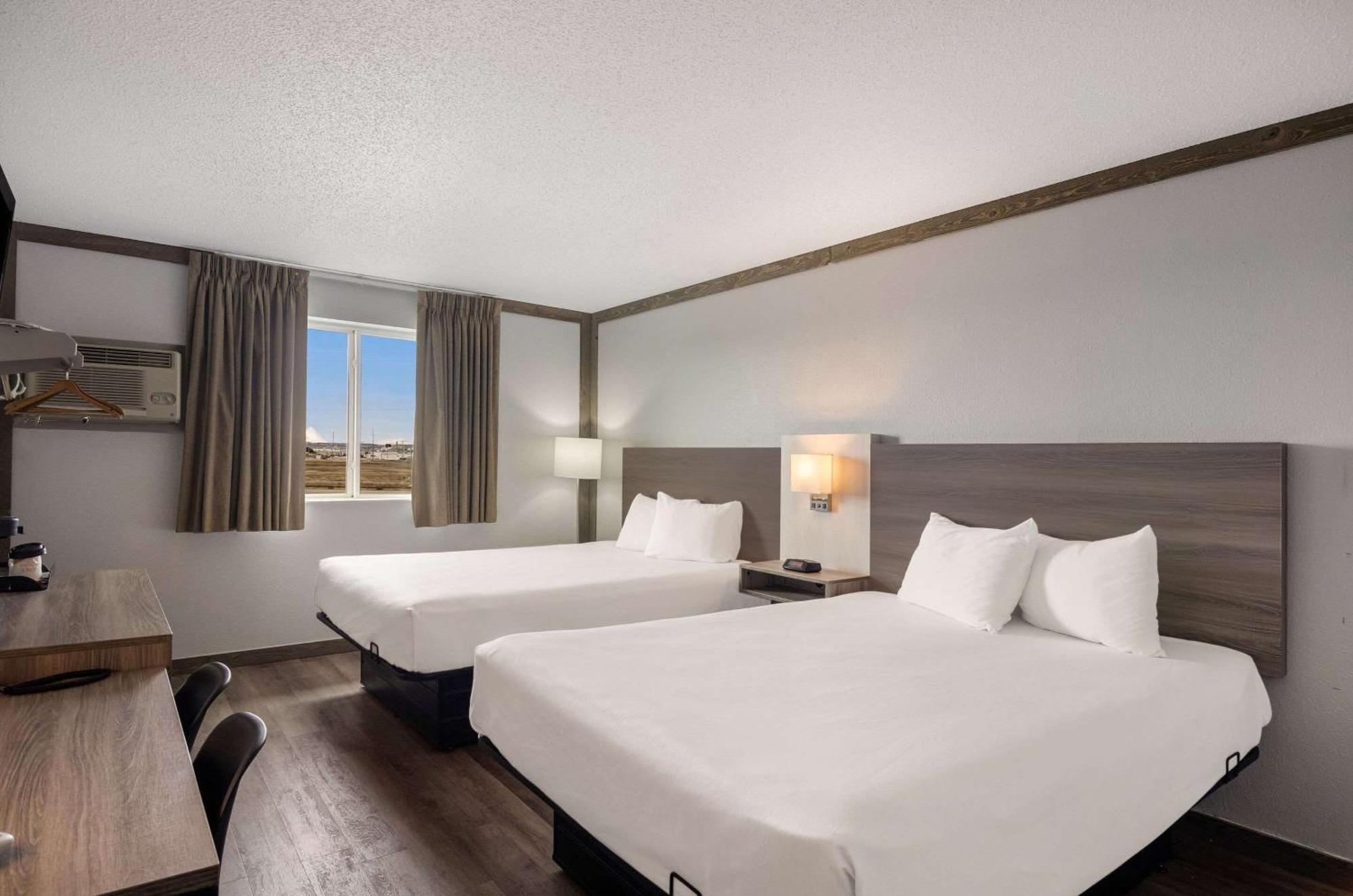 Econo Lodge Скотсблъф Екстериор снимка