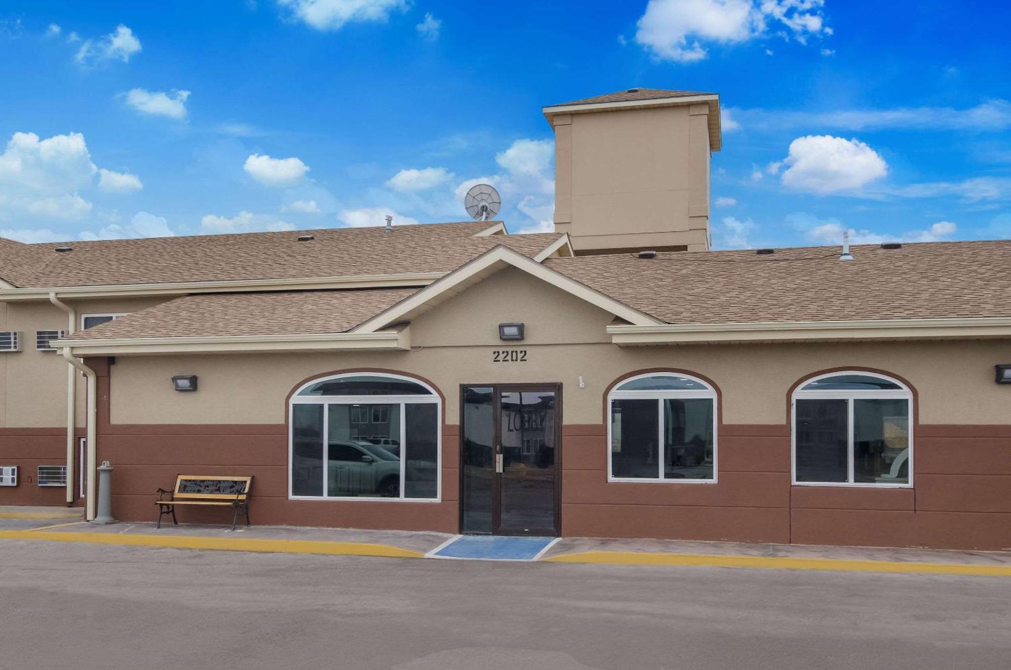 Econo Lodge Скотсблъф Екстериор снимка